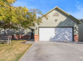 2214 S Ivy St, Nampa, ID 83686