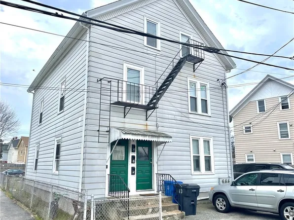 8 Whipple St, Cumberland, RI 02864