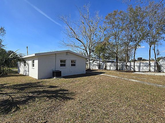 3rd image of 5808 S 82nd St