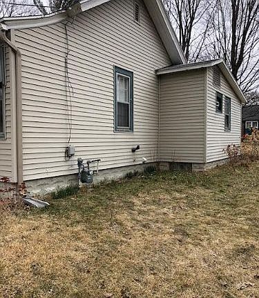 4th image of 251 Linn St