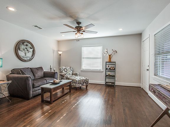 3rd image of 10216 Pinecrest Dr