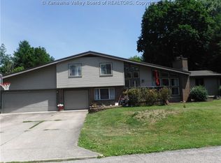 156 Oakwood Ests, Scott Depot, WV 25560
