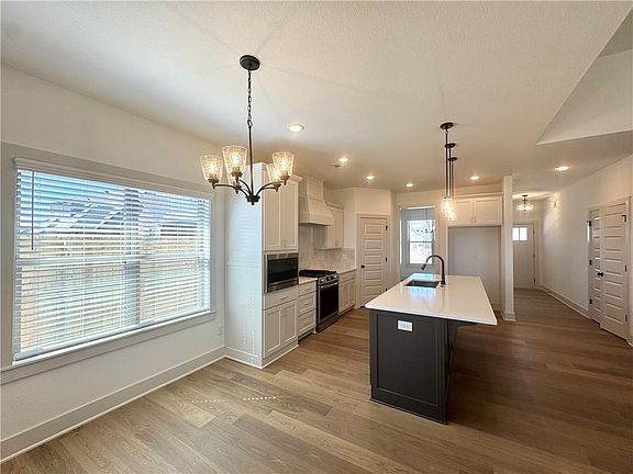 4th image of 4601 SW Elderwood St