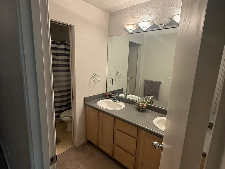 1509 H St #B — Photo 9