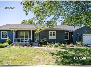 30 Riverview Park Dr, Bettendorf, IA