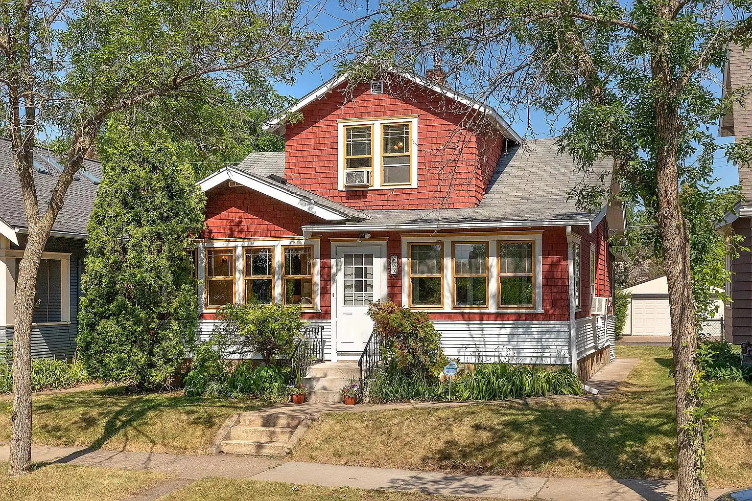 5 bed, $2,750 — Photo 1