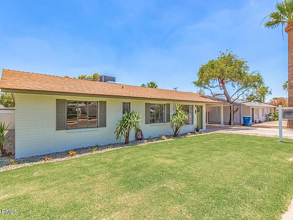 3rd image of 213 E El Camino Dr