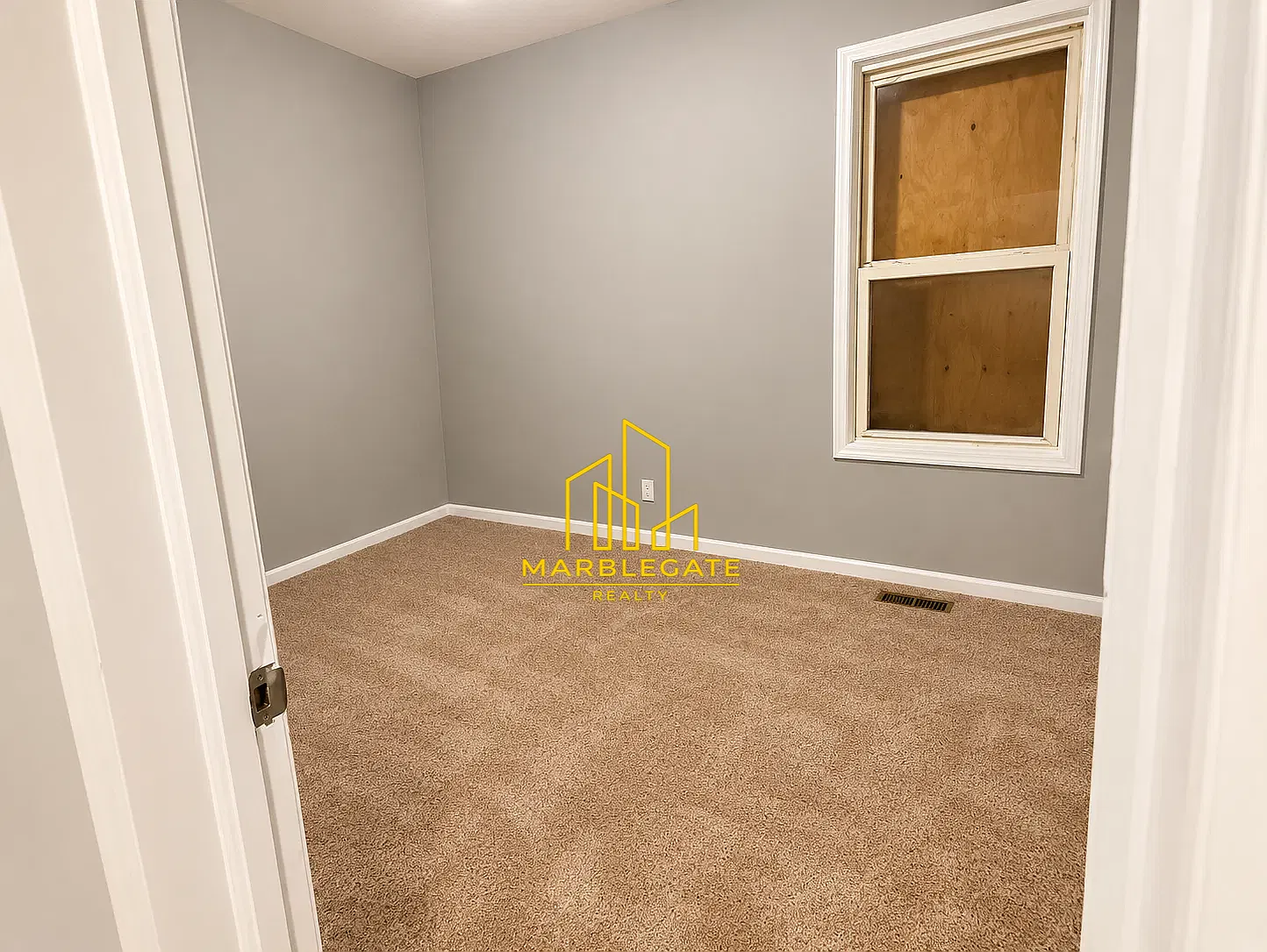 3 bed, 1050 sqft, $2,100 — Photo 4