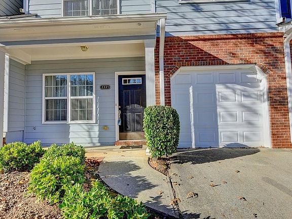 4th image of 2331 Suwanee Pointe Dr