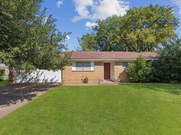 304 Salem Dr, Euless, TX 76039