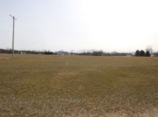 18 Old Barn Ln, Freeport, MI 49325