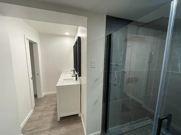 4967 Kimball Ave — Photo 11