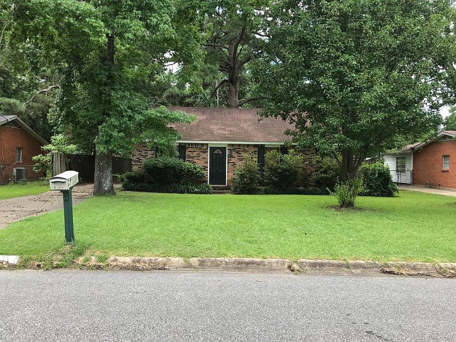 1st image of 6423 Pinebrook Dr