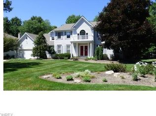 6221 Tourelle Dr, Highland Heights, OH 44143