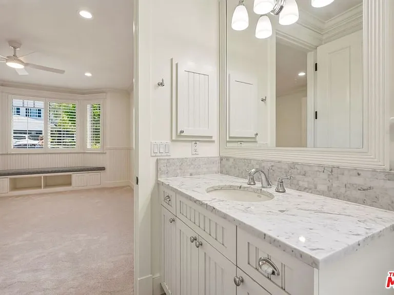 1633 Voorhees Ave — Photo 16