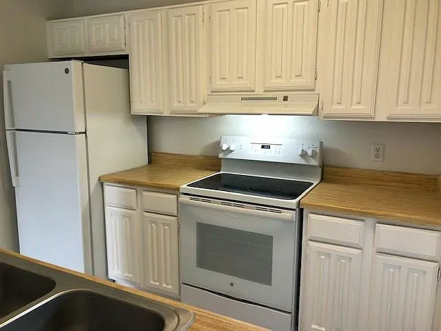2 bed, 917 sqft, $1,200 — Photo 2