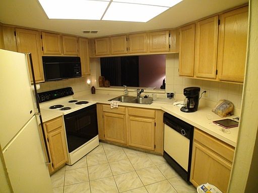 4th image of 9640 Windsor Gardens Ln APT 102