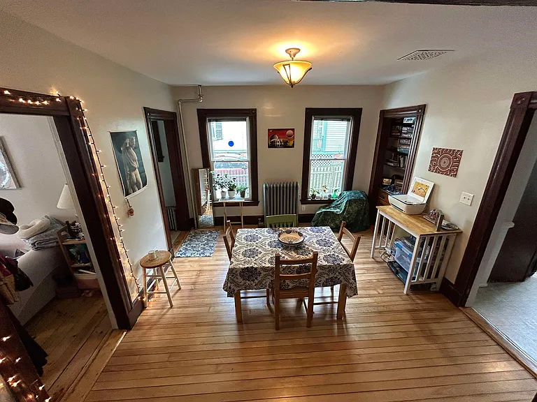 109 1/2 Warren St — Photo 6