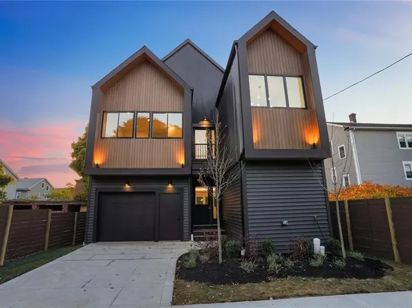 9 Daggett Ct, Providence, RI 02906