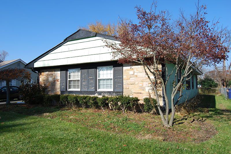 1st image of 144 Glenview Ln