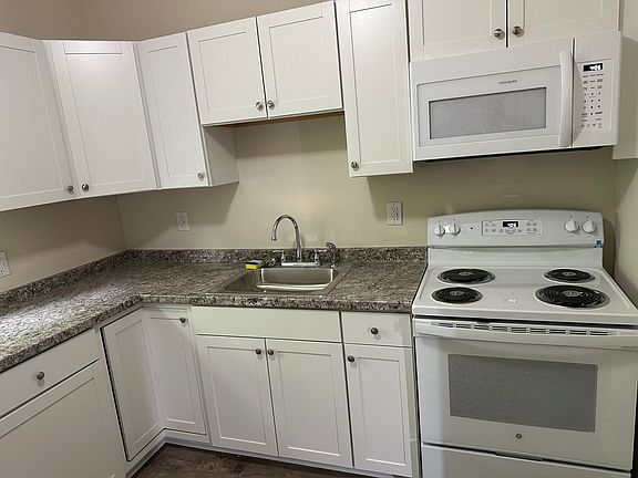 2nd image of 513 Brown Ave #A
