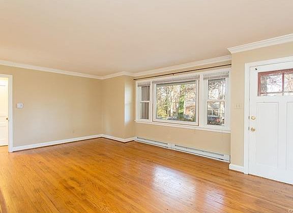 4th image of 2304 S Newton Cir