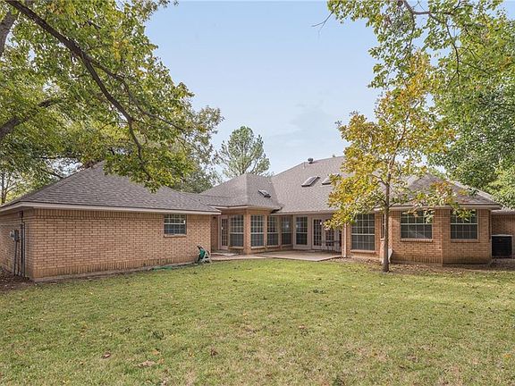 2nd image of 1817 Hillvalley Dr