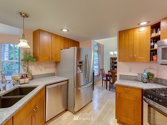 3rd image of 1364 Bartlett Court NW