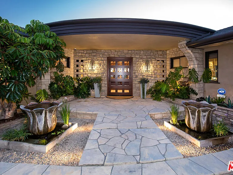 1131 Miradero Rd — Photo 3