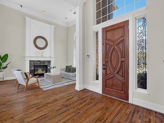 5th image of 4911 Holly Tree Dr