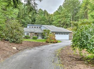 408 Jacamar Way, Hendersonville, NC 28739