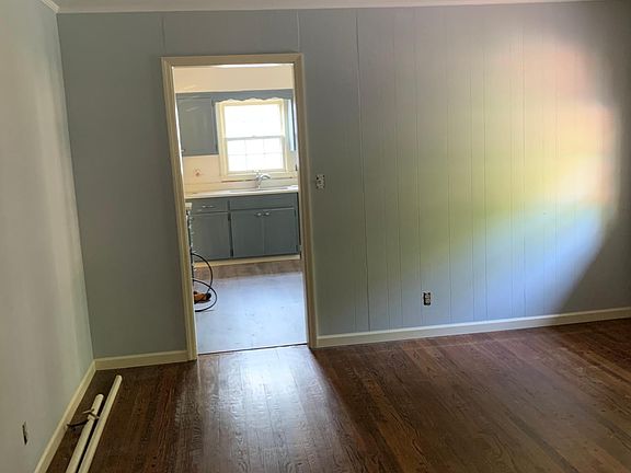 5th image of 9415 Farley Ln