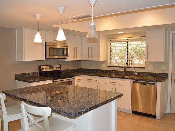 2nd image of 943 N 85th St