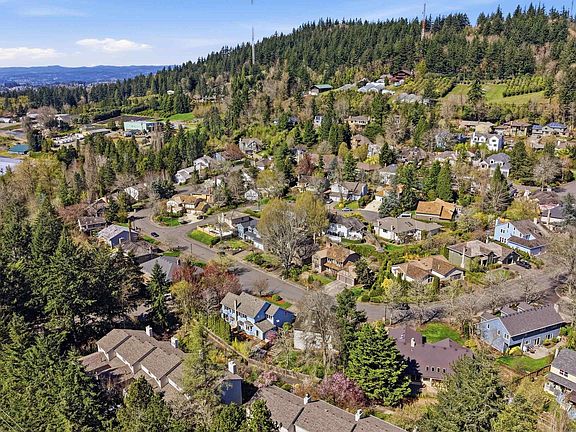 2nd image of 7025 SW Windemere Loop
