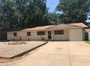 708 Jordan Ln, Arlington, TX 76012