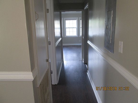 3rd image of 113 Peachwood St