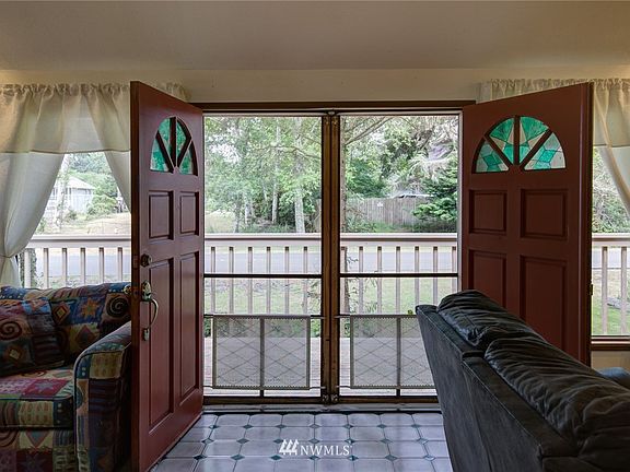 2nd image of 200 Duck Lake Dr NE