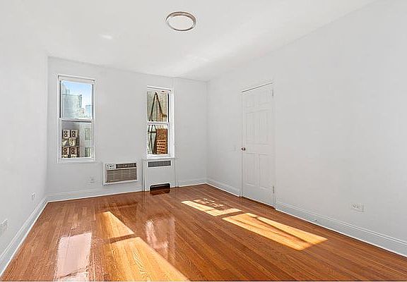 5th image of 360 W 55th St APT 6