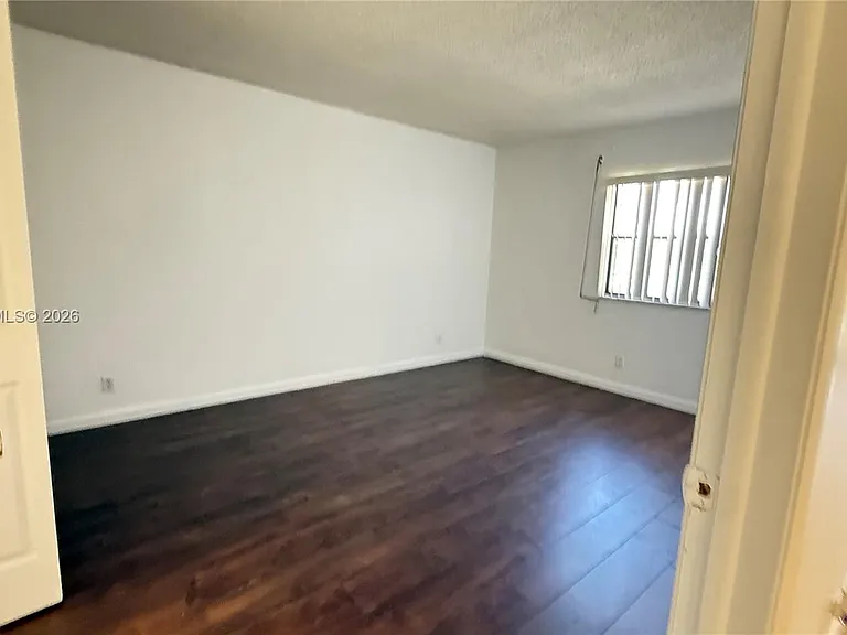 240 Lakeview Dr #306 — Photo 12