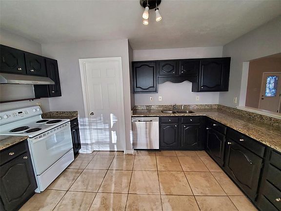 4th image of 4617 Monterrey Dr