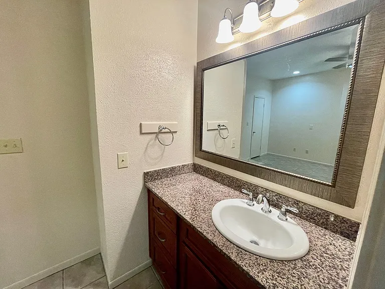 421 W San Antonio St #J1 — Photo 17