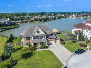 2311 Leslies Ct, Friendswood, TX 77546
