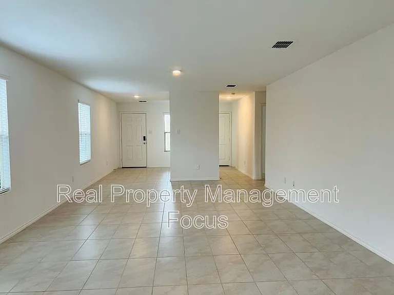 3401 Harper St — Photo 7