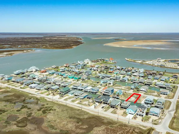 202 Schooner Dr #B, Freeport, TX 77541