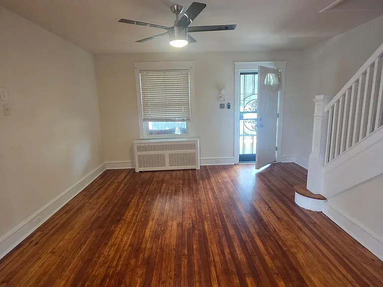 2439 Madison St — Photo 3