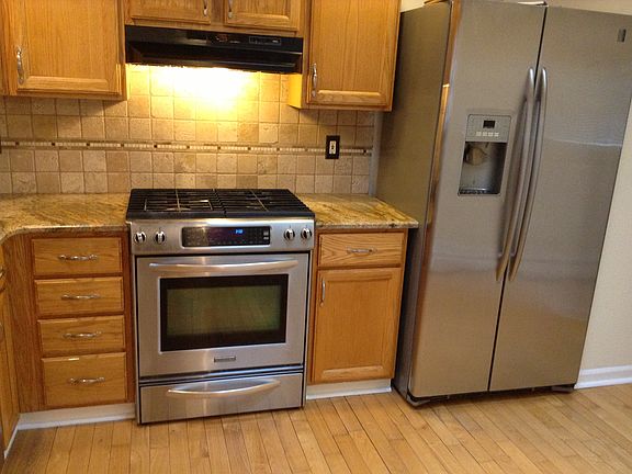 3rd image of 171 Frederick Ave