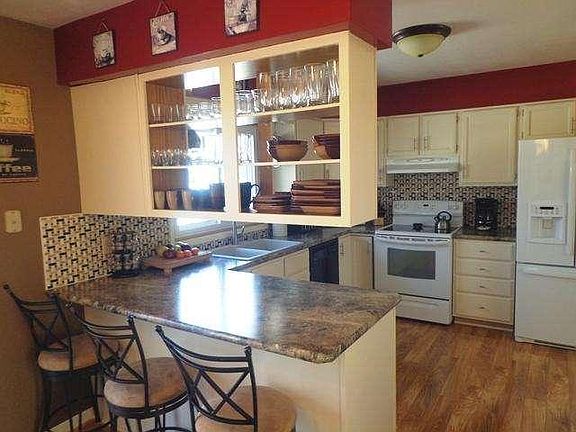 4th image of 2952 Woodbine Dr