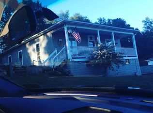 605 Main St, Mount Hope, WV 25880