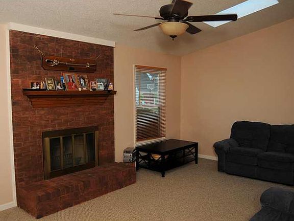 5th image of 2504 Elon Dr