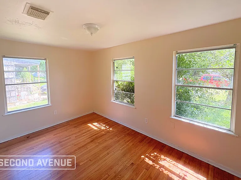 5415 Heron Dr — Photo 2